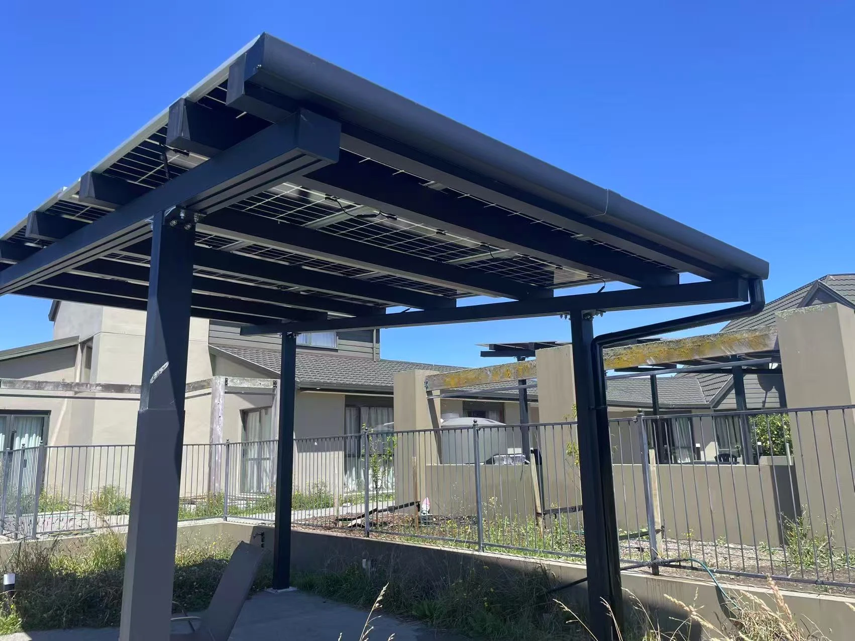 Roof edge, gutter and supporting frame.